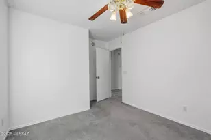 10138 E Sunrise Meadow Pl, Tucson, AZ 85747 - Photo 17