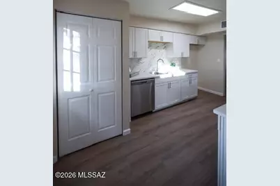 7042 E Calle Ileo, Tucson, AZ 85710 - Photo 15