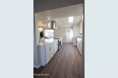 7042 E Calle Ileo, Tucson, AZ 85710 - Photo 17