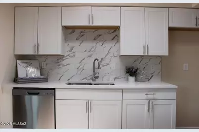 7042 E Calle Ileo, Tucson, AZ 85710 - Photo 11