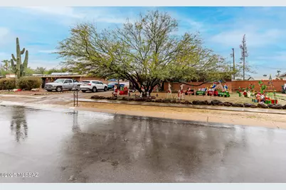 2036 S Avenida Ursa, Tucson, AZ 85710 - Photo 3