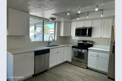 8001 N Firethorn Avenue, Tucson, AZ 85741 - Photo 7