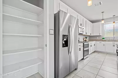 8729 E Stone Meadow Circle, Tucson, AZ 85730 - Photo 11