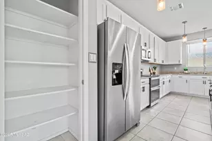 8729 E Stone Meadow Cir, Tucson, AZ 85730 - Photo 11