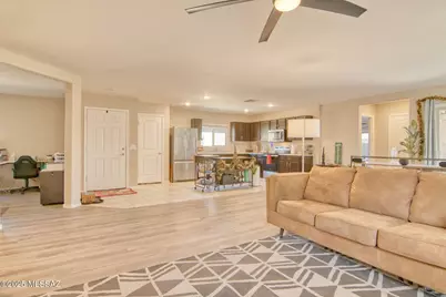 105 E Manor View Road, Tucson, AZ 85756 - Photo 1