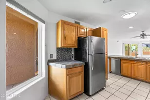 5675 N Camino Esplendora, Tucson, AZ 85718 - Photo 9