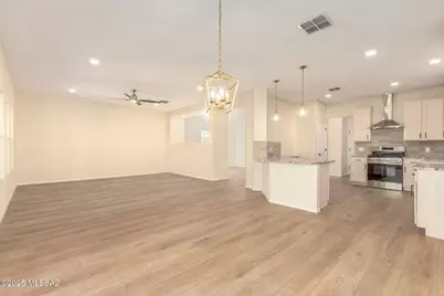 1348 W Calle Libro Del Retrato, Sahuarita, AZ 85629 - Photo 9