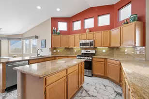 4771 S Prairie Hills Dr, Green Valley, AZ 85622 - Photo 11