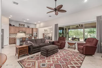 2551 E Canyon Crossing, Green Valley, AZ 85614 - Photo 13