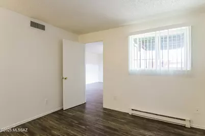 2625 N Alvernon Way #D1, Tucson, AZ 85716 - Photo 7