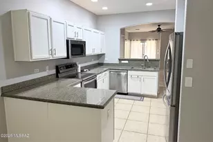 7570 E Majestic Palm Ln, Tucson, AZ 85756 - Photo 5