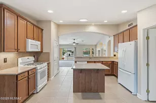 61703 E Ironwood Ln, Tucson, AZ 85739 - Photo 9