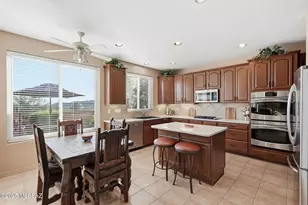 7452 E Ridge Point Rd, Tucson, AZ 85750 - Photo 9