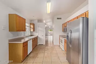 2652 W Desert Brook Ct, Tucson, AZ 85742 - Photo 9