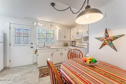 364 S Paseo Lobo #C, Green Valley, AZ 85614 - Photo 11