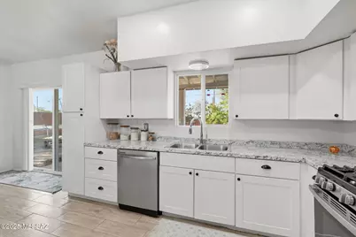 6424 E Calle Mercurio, Tucson, AZ 85710 - Photo 11
