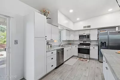 6424 E Calle Mercurio, Tucson, AZ 85710 - Photo 9