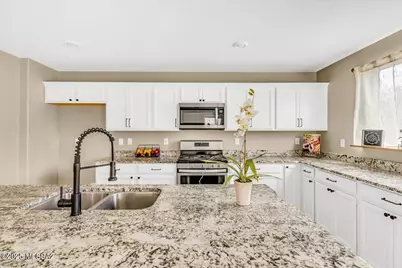 9596 S Miller Flats Drive, Tucson, AZ 85747 - Photo 17