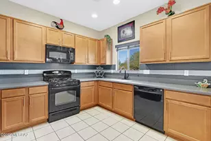 1007 E Mt Shibell Dr, Sahuarita, AZ 85629 - Photo 15