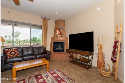 852 W Mountain Stone Drive, Green Valley, AZ 85614 - Photo 7