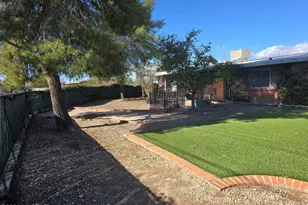 8832 E Shiloh Pl, Tucson, AZ 85710 - Photo 17