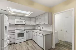 308 E Paseo Verde, Green Valley, AZ 85614 - Photo 3