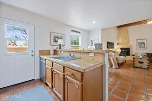 10482 E Wayne Moody Ln, Tucson, AZ 85747 - Photo 5