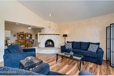 736 W Desert Hills Drive, Green Valley, AZ 85622 - Photo 15