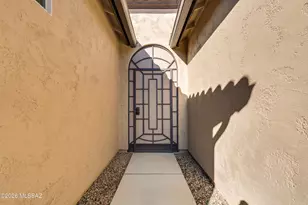 825 N Copper View Dr, Green Valley, AZ 85614 - Photo 5