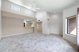 8631 N Little Oak Ln, Tucson, AZ 85704 - Photo 9