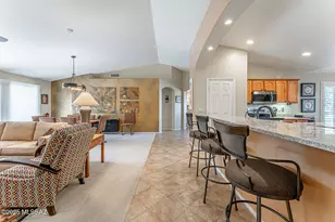 976 N Night Heron Dr, Green Valley, AZ 85614 - Photo 7