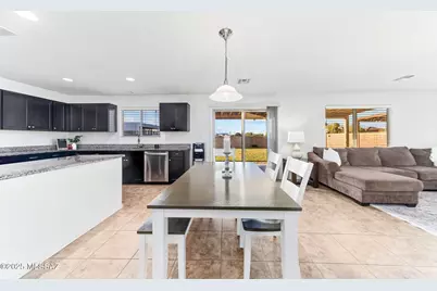 11600 W Granville Drive, Marana, AZ 85653 - Photo 9