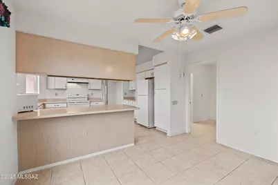 1739 W Circulo De La Pinata, Green Valley, AZ 85622 - Photo 11