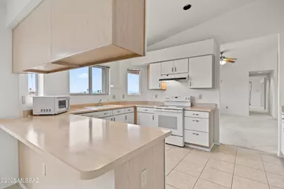 1739 W Circulo De La Pinata, Green Valley, AZ 85622 - Photo 9