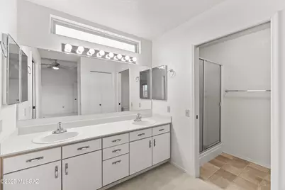 1739 W Circulo De La Pinata, Green Valley, AZ 85622 - Photo 15