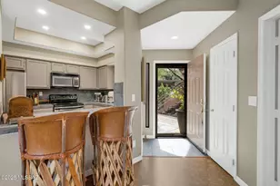 6655 N Canyon Crest Dr, Tucson, AZ 85750 - Photo 3