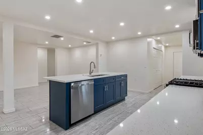 918 N Columbus Boulevard, Tucson, AZ 85711 - Photo 15