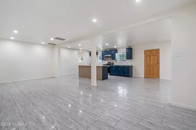 918 N Columbus Boulevard, Tucson, AZ 85711 - Photo 9