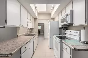 1306 W Camino Lucientes, Green Valley, AZ 85622 - Photo 13