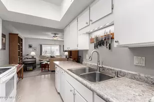 1306 W Camino Lucientes, Green Valley, AZ 85622 - Photo 15