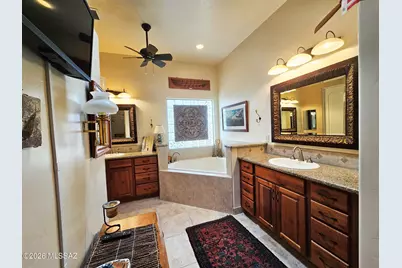 950 W Placita El Cueto, Green Valley, AZ 85622 - Photo 17