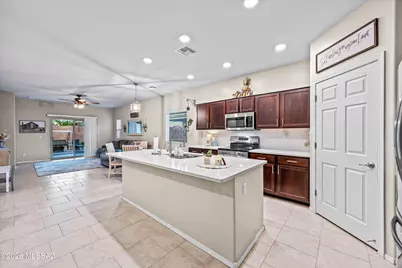 12402 W Reyher Farms Loop, Marana, AZ 85653 - Photo 7