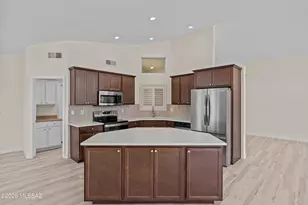 1993 E Desert Lark Pass, Green Valley, AZ 85614 - Photo 13