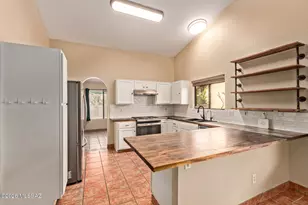 7992 S Lennox Ln, Tucson, AZ 85747 - Photo 9