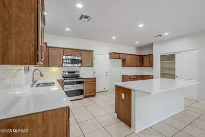 7653 W Quachila Court, Tucson, AZ 85743 - Photo 9