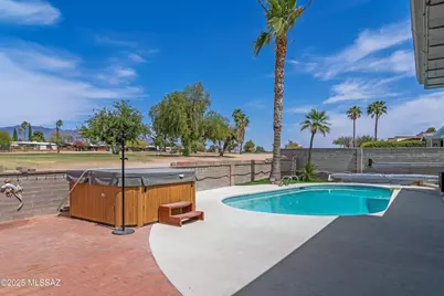 8537 E Pine Valley Drive, Tucson, AZ 85710 - Photo 23