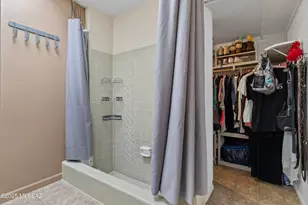 8537 E Pine Valley Dr, Tucson, AZ 85710 - Photo 21