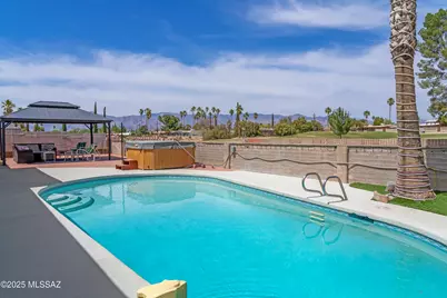 8537 E Pine Valley Drive, Tucson, AZ 85710 - Photo 1