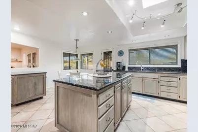 7330 N Michelle Place, Tucson, AZ 85704 - Photo 13