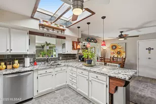 42 E La Grosella, Green Valley, AZ 85614 - Photo 11